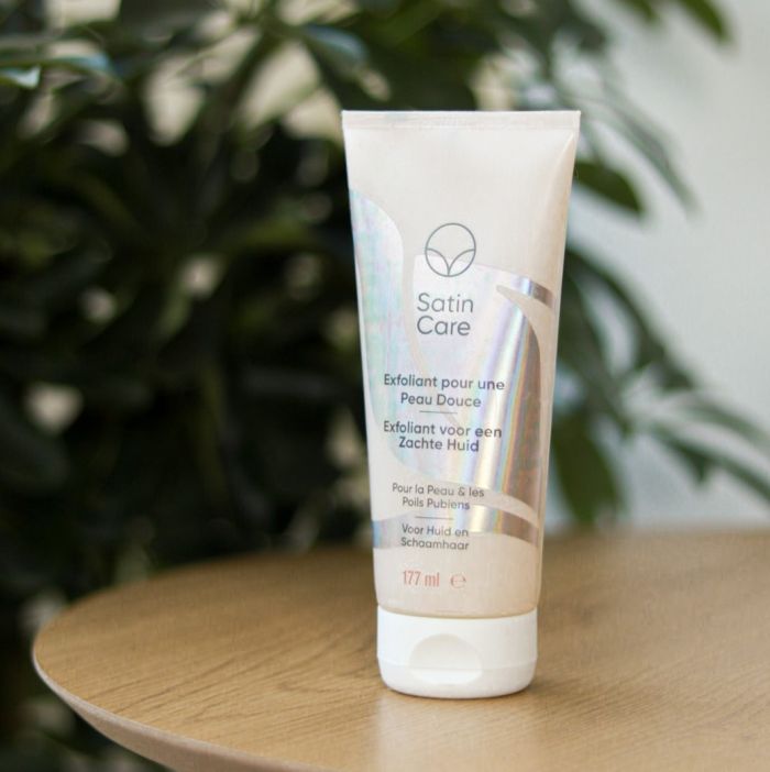 Venus Satin Care Скраб для очищення шкіри перед голінням 177мл