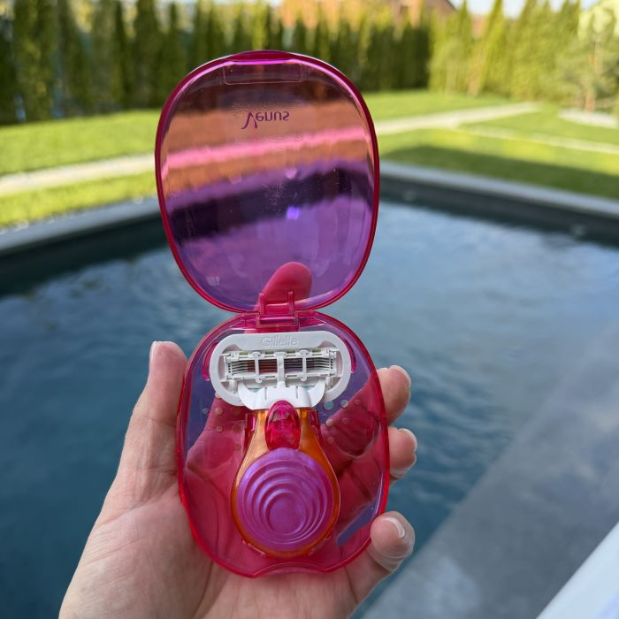 Venus Snap+Satin Care Гель для гоління 75 мл ( Ручка 1 картридж+футляр+Гель для гоління 75 мл) Travel набір