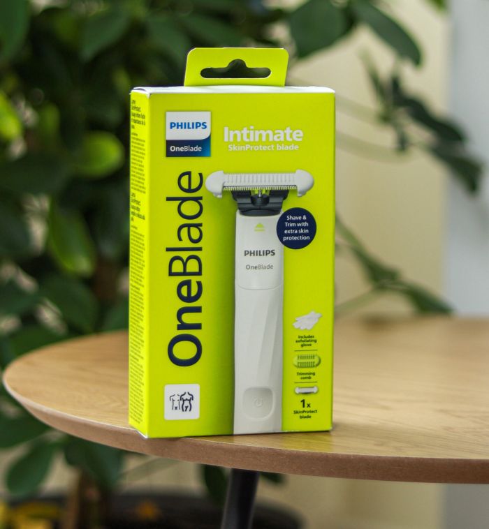 OneBlade Триммер-шейвер Intimate (QP1924/24) + рукавичка
