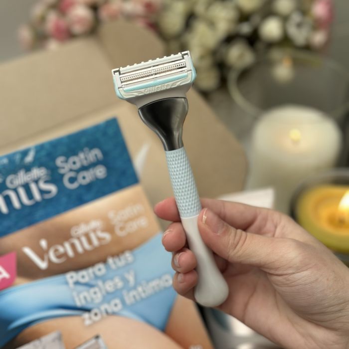 Venus Satin Care Bikini Набір для чутливої шкіри + Venus Satin Care Bikini Гель для гоління мл